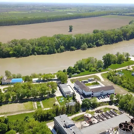 Hotel Nn Boutique Tiszaujvaros