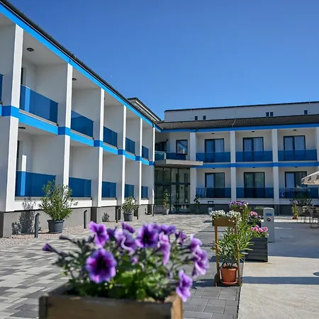 Nn Boutique 4* Tiszaujvaros