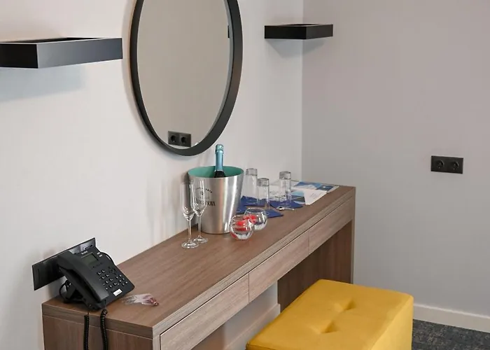 Nn Boutique Hotel**** טיסאאוורוש