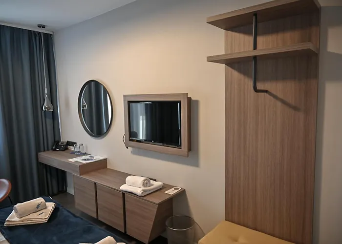Nn Boutique Hotel**** טיסאאוורוש